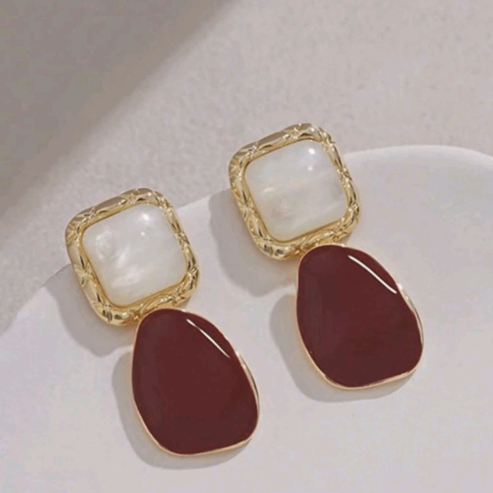 Stylish Gold and Cream Drop Earrings with Textured Square and Elegant Teardrop